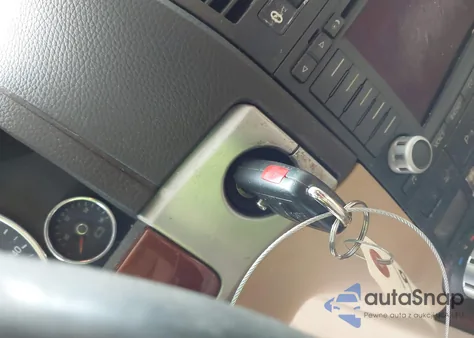 2006 Volkswagen Touareg V6 z USA, uszkodzony, nr VIN WVGLG77L76D005582